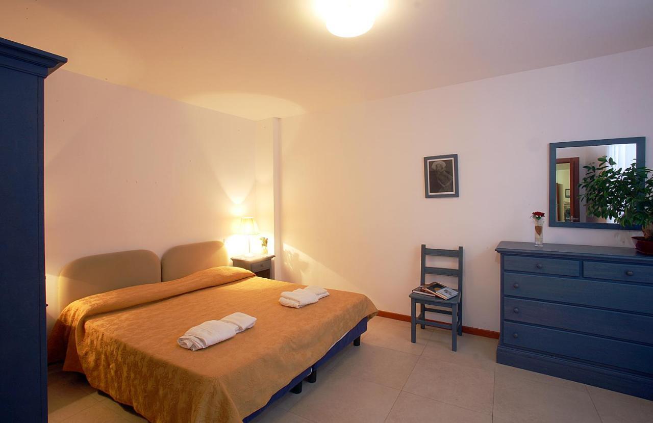 Residence Borgo San Sebastiano Bergeggi Habitación foto